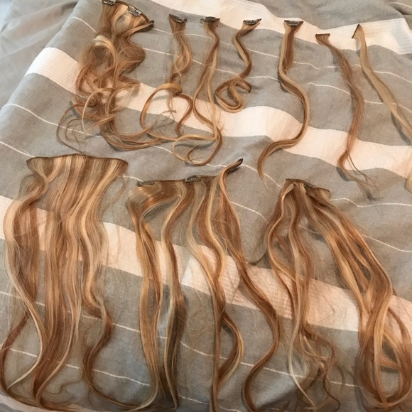 Euronext long blonde extensions - Picture 2 of 7